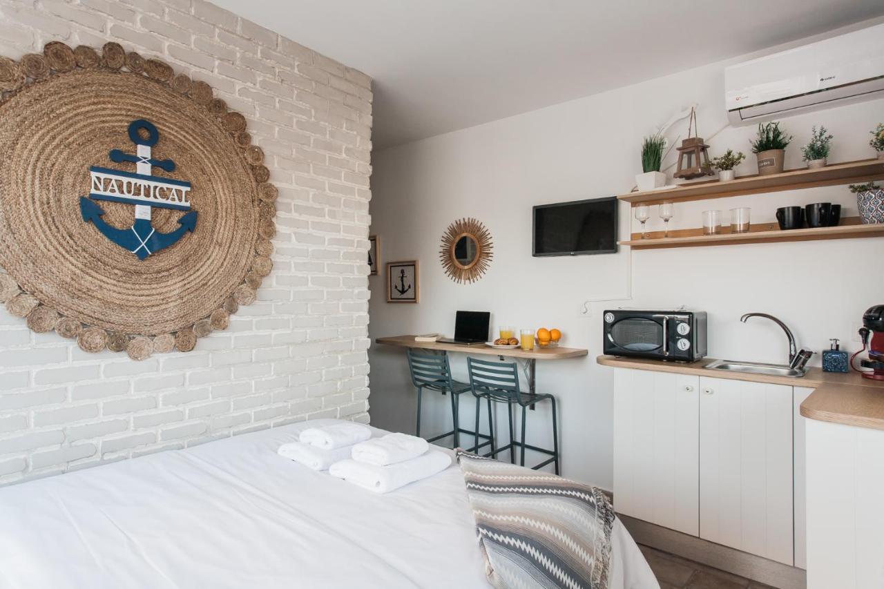 Apartment Wake Up With Acropolis View! *